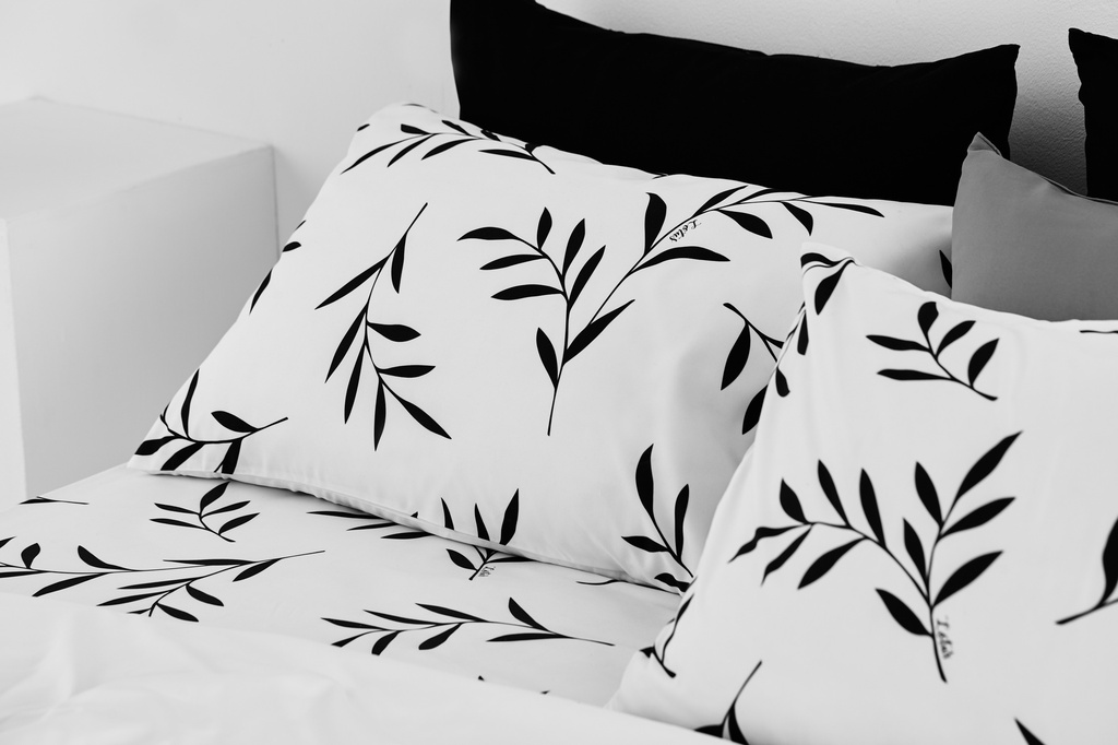 Lotus Black &amp; White - QS Fitted Bedsheet Set-5pcs - LI-BW-02W
