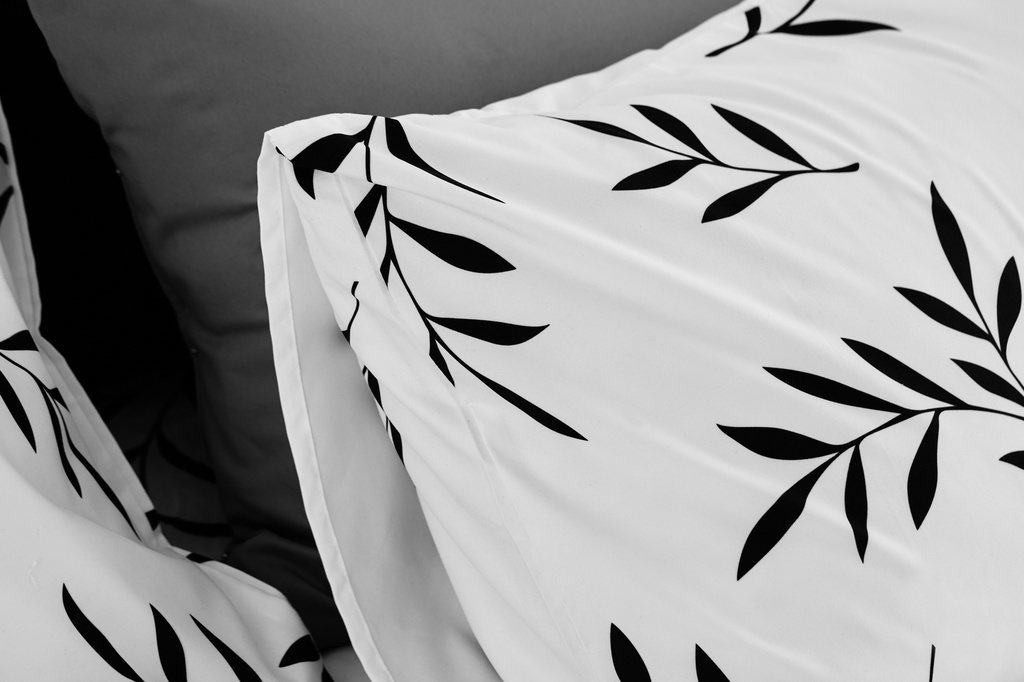 Lotus Black &amp; White - QS Fitted Bedsheet Set-5pcs - LI-BW-02W